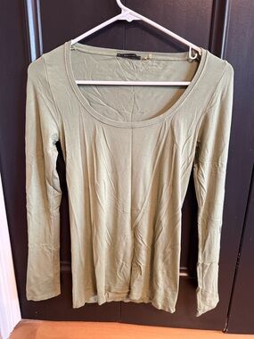 Elie Tahari Olive Scoop Neck Long-Sleeve Top